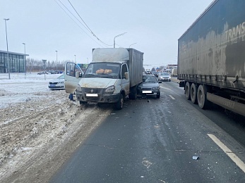 Двое молодых людей получили травмы в ДТП с «Газелью» под Рязанью 