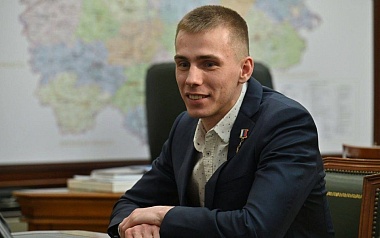 На Параде Победы рядом с Путиным заметили легендарного героя СВО из Рязани