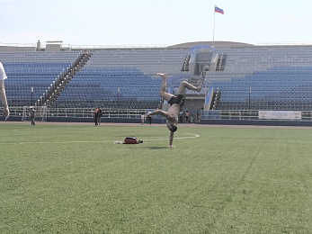 Рязанцы отметили Международный день йоги с доктором Савитой Хариш из Индии - 62ИНФО Рязанцы отметили Международный день йоги с доктором Савитой Хариш из Индии