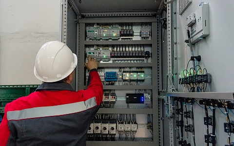 Энергетики устранили сбой в электроснабжении Солотчи