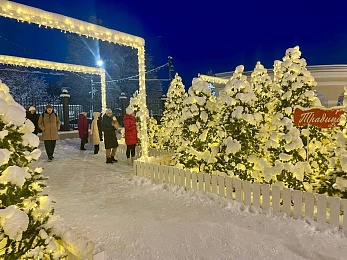 В Рязани Торговый городок украсили в советском сказочном стиле