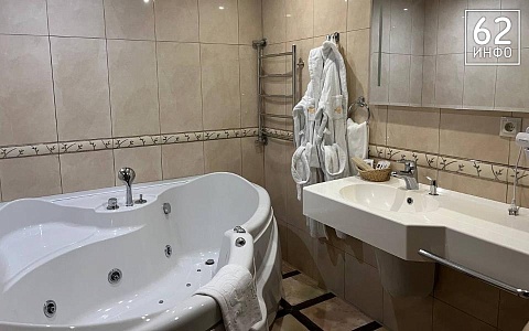 В Рязани из-за прорыва трубы отключили горячую воду В Рязани из-за прорыва трубы отключили горячую воду
