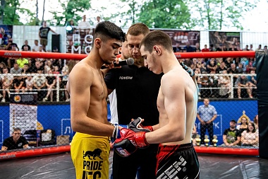 В рязанском Лесопарке прошёл турнир ММА «Битва за Рязань»