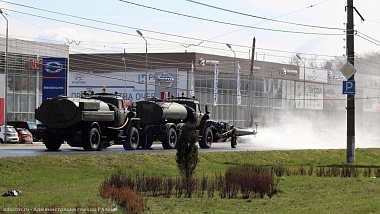 В Московском районе Рязани провели дезинфекцию военной техникой - 62ИНФО В Московском районе Рязани провели дезинфекцию военной техникой