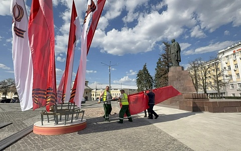 Цвета Победы и мира: Рязань украшают к 9 Мая