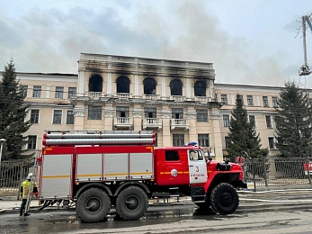 Пожар в здании училища связи в Рязани. Фоторепортаж