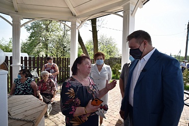 Любимов встретился с активистами ТОС посёлка Никуличи - 62ИНФО Любимов встретился с активистами ТОС посёлка Никуличи