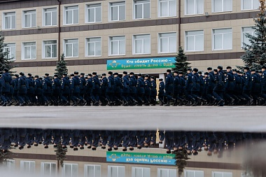 Павел Малков поздравил Рязанское училище ВДВ со 107-летием