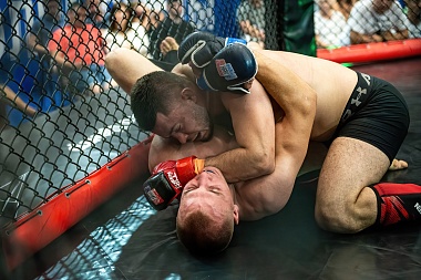 В рязанском Лесопарке прошёл турнир ММА «Битва за Рязань»