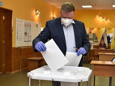 Рязанский губернатор поручил перепроверить наличие антисептиков и масок на избирательных участках