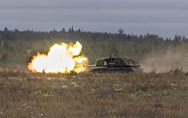 Под Рязанью прошли учения Росгвардии с танками, спецназом и САУ "Мальва"