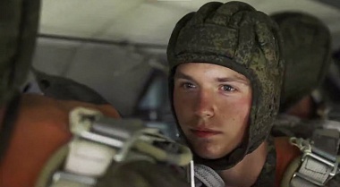 Минобороны РФ показало жизнь курсантов Рязанского училища ВДВ