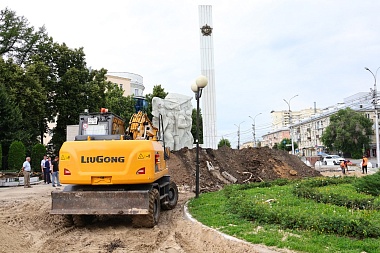 Реконструкция Монумента на площади Победы в Рязани выполнена наполовину