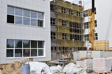 Мэр Рязани Виталий Артёмов осмотрел строительство школы в «Олимпийском»