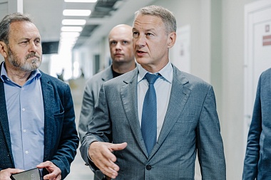 Аркадий Фомин посетил пункт отбора на военную службу по контракту в Рязани