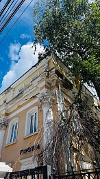 В центре Рязани разрушается историческое здание