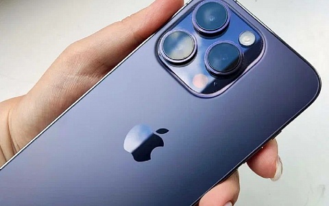 Под Касимовом прохожая унесла телефон из открытой машины-хлебовозки