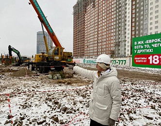 Сотрудники ГК "Зеленый сад" высадили сосны вдоль Муромского шоссе в Рязани