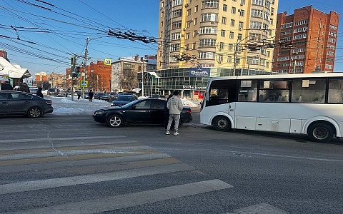 В Рязани автобус попал в ДТП на перекрестке Есенина и Грибоедова