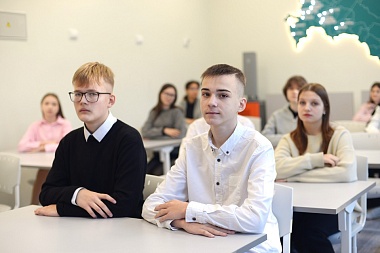 В Октябрьской школе №2 в Михайловском районе обновили классы