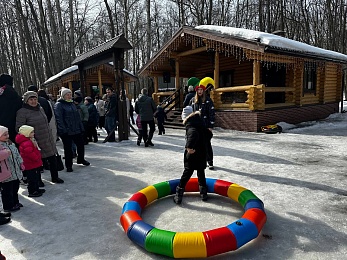 В рязанском Лесопарке отпраздновали Масленицу