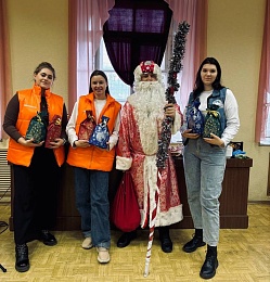 Рязанский зампред Анна Рослякова навестила бойцов в военном госпитале