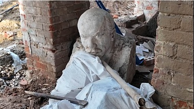 Под Центром народного творчества нашли погребённый бюст Ленина 