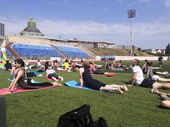 Рязанцы отметили Международный день йоги с доктором Савитой Хариш из Индии - 62ИНФО Рязанцы отметили Международный день йоги с доктором Савитой Хариш из Индии