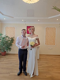 Лето любви: Рязанский ЗАГС показал фотосессии свадеб с июня по август