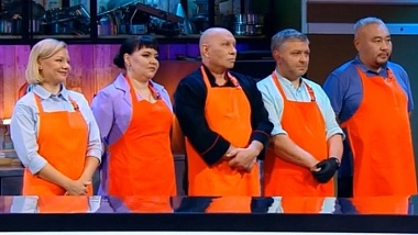 Кондитер из Захарова испекла курник на кулинарном телешоу