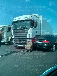 В Приокском произошла авария с участием фуры