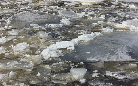 Рязанцев предупредили об опасности белого льда