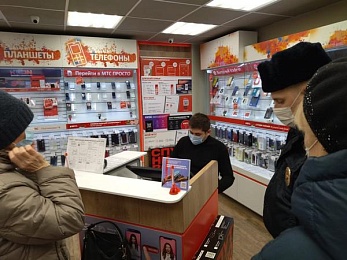 Рязанская полиция проверила соблюдение масочного режима в магазинах