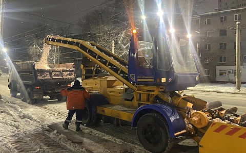 Мобилизовали все: мэрия Рязани ликвидирует последствия снегопада