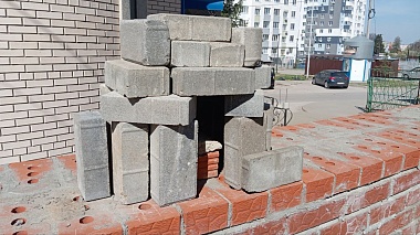 У рязанского храма в Пасху неизвестный создал необычную инсталляцию