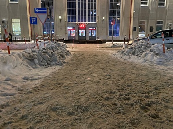 На рязанских железнодорожных вокзалах идёт уборка снега