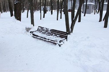 Уборка рязанских парков и скверов от снега продолжается