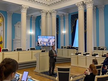 Игорь Мурог наградил Варвару Матюшкину из Скопина за спасение тонущего ребенка