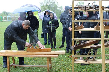 На выставке в Шацком районе показали забор в виде российских солдат
