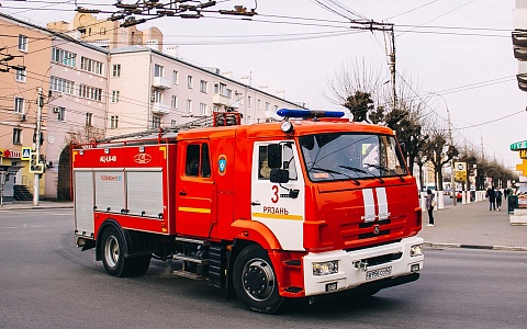 В Захаровском районе загорелся автомобиль