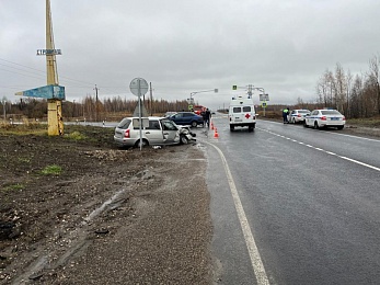 В Скопинском районе трое пассажиров Volkswagen Polo пострадали в ДТП