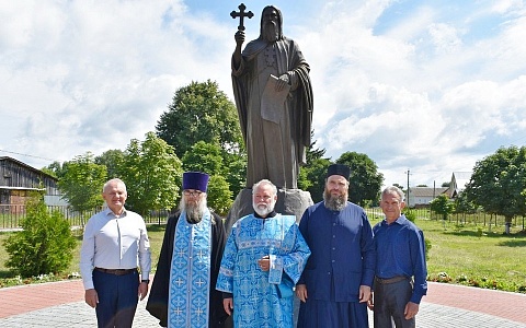 Диакон с Аляски принял участие в молебне в Кадоме