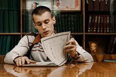 Wink и more.tv показали тизер сериала «‎Фишер»‎ с Иваном Янковским и Сашей Бортич