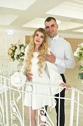 Лето любви: Рязанский ЗАГС показал фотосессии свадеб с июня по август