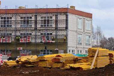 Чиновники осмотрели строительства школы и детсада в Рязани