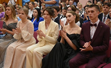 Фоторепортаж: в Рязанской области прошли выпускные и церемонии вручения аттестатов