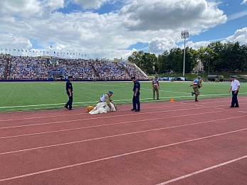 В Рязани День ВДВ отметили показательными выступлениями десантников и прыжками с парашютом