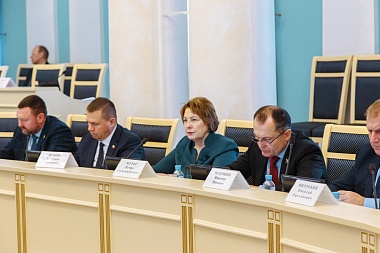 Депутаты Рязанской областной Думы обсудили решение проблем АПК - 62ИНФО Депутаты Рязанской областной Думы обсудили решение проблем АПК