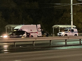 На остановке возле ТРЦ «Премьер» в Рязани умер человек 