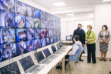 Любимов проверил работу Центра общественного наблюдения за выборами в Рязани - 62ИНФО Любимов проверил работу Центра общественного наблюдения за выборами в Рязани